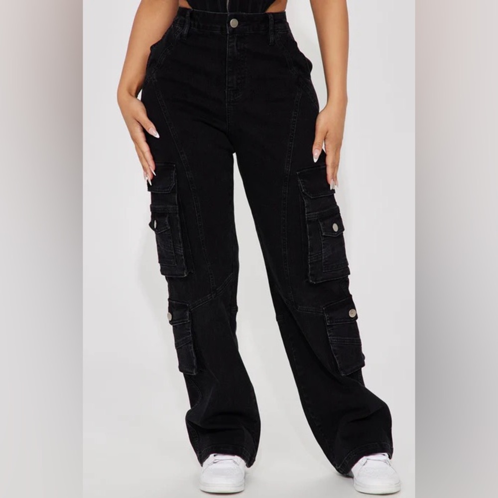 fashion nova petite mulholland drive 90's cargo straight leg jeans in black wash